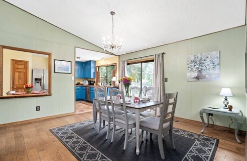 Madison House | Backyard and Near Space Center - Jolly Green Giant