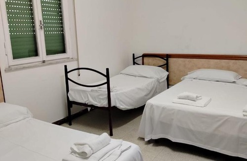 Igea Marina Hostel | Baia Serena Beach House