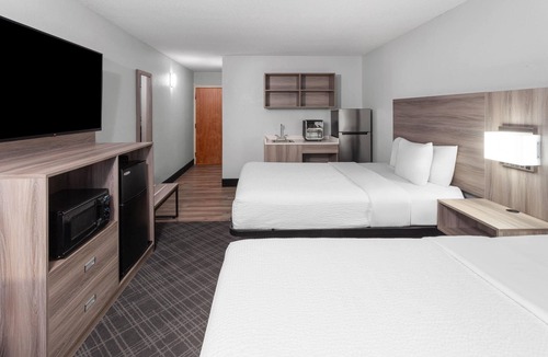 Southport Hotel | Baymont by Wyndham Indianapolis South