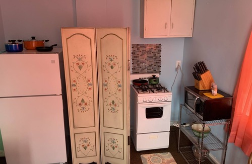 Cottage Line Apartment | Beach Side Studio #5 - Pet Friendly, WiFi, Off-Street Parking, Large Smart TV