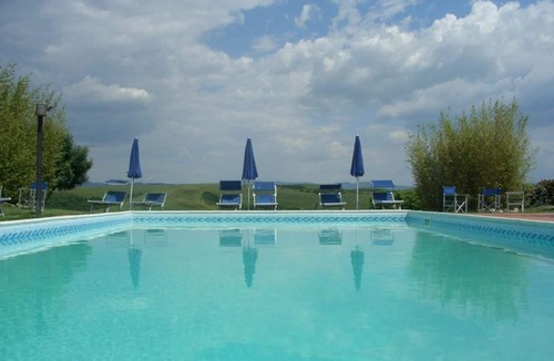 Peccioli Villa | Beautiful apartment in villa for 4 guests with WIFI, pool