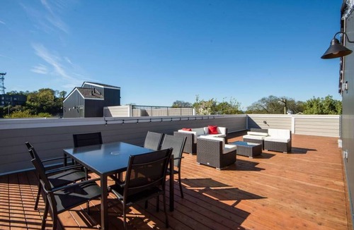Nashville Apartment | Beautiful Downtown/Rtop Deck/12 Beds