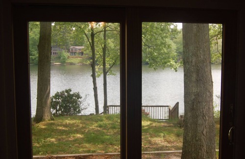 Town of Copake House | Beautiful Getaway - Right on the Lake-Close to Skiing