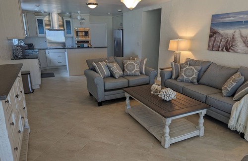 O'byrne House | Beautiful Ormond Beachfront House! Steps from the Ocean