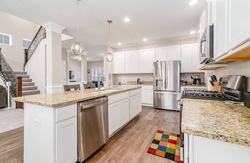 Fox Valley House | Beautiful Peaceful 3 Bedroom Home in Plainfield