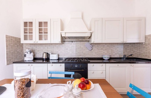 Pitigliano House | Beautiful private villa for 5 people with WIFI, A/C, TV and patio
