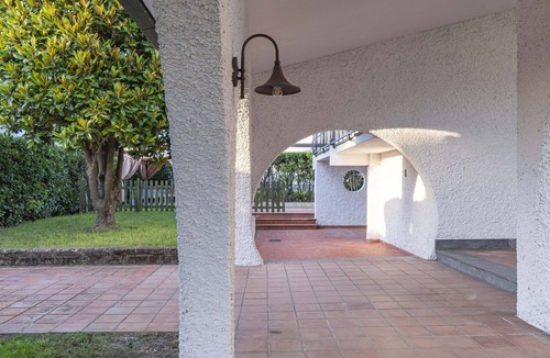Montecalvoli Villa | Beautiful private villa for 15 people with private pool, WIFI, hot tub, TV and patio