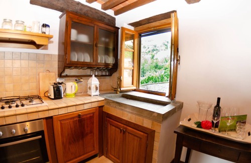 Nozanno Villa | Beautiful private villa with internet, private pool, A/C, TV, terrace, pets allowed, close to Lucca