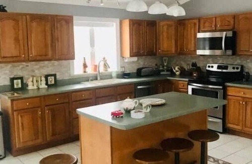 Poughkeepsie House | Beautiful, Spacious, 5 Acre Hudson Valley Family Retreat