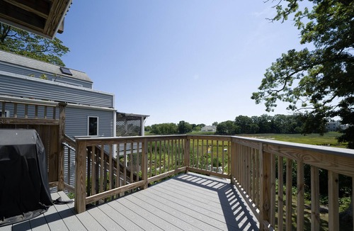 Pine Orchard House | Beautifully Updated Beach House w/ Views! - Prime Location!!!!