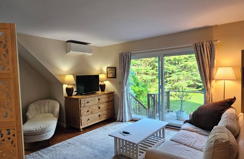 Old Lyme Apartment | Beautuful, private studio apartment with access to hiking trails, kayaks, bikes.