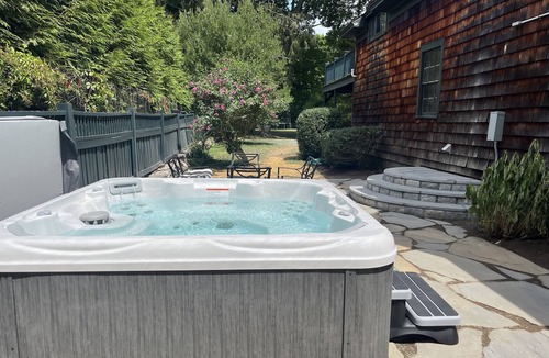 Washington House | Best Home & Walking Location! 2HrsNYC, Great Restaurants, Shops, Gas BBQ,Hot Tub