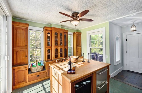 Roxbury House | BEST Town Roxbury, Restaurants! PoshPadsCT 1.5 Hrs NYC,Heated Pool,Bikes,GasBBQ
