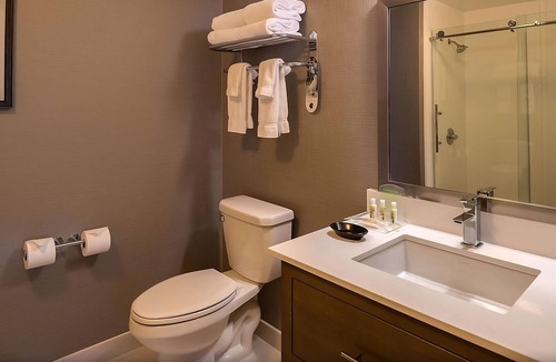 O'Hare Hotel | Best Value, Quality Stay! Pets Allowed, Complimentary Airport Shuttle!
