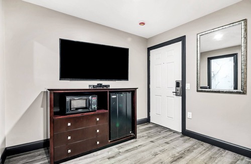 Rockfall Hotel | Best Way Inn