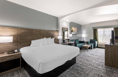 Mascoutah Hotel | Best Western Plus MidAmerica Hotel