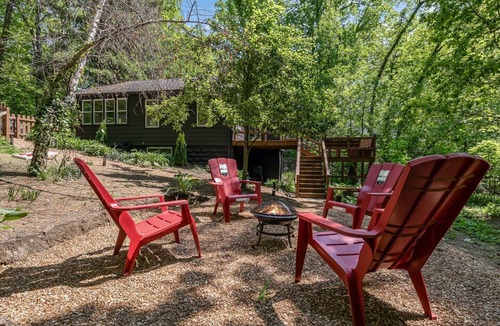 Valparaiso Cabin | Black Cabin Getaway in Beautiful Woods I Valpo University | Flint Lake | Dunes