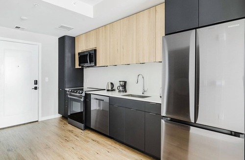 Buckingham Apartment | Blueground | Ballston, roof, nr food + bars