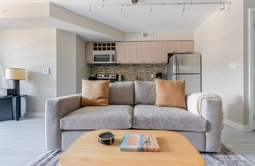 Rosslyn Apartment | Blueground | Radnor - Fort Myer Heights, view, nr Arlington National Cemetery