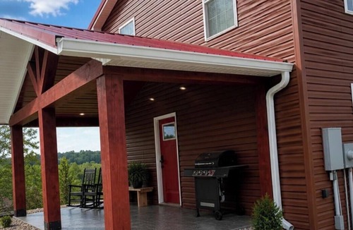 Eckerty Cabin | Brand New Cabin minutes from Patoka Lake