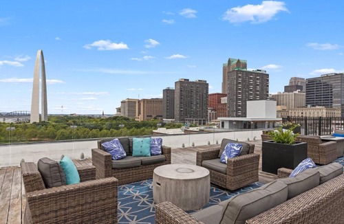 Downtown St. Louis Apartment | Brick & Bed, Riverfront Lofts, P 4J