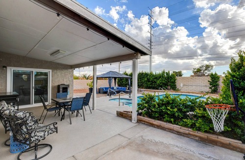 Spring Valley Villa | Bridgeview Villa