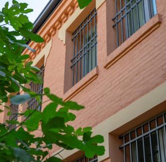 Saragozza-Porto Apartment | Bright 2BR - 2BA - Garden - AC - Central