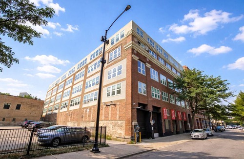Near South Side Apartment | Bright 2BR Apt with Gym and Optional Parking Near Soldier Field, McCormick Place