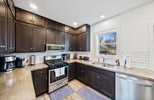 Elkhart House | Bright & Spacious 3BR/2.5BA | Near DT Elkhart