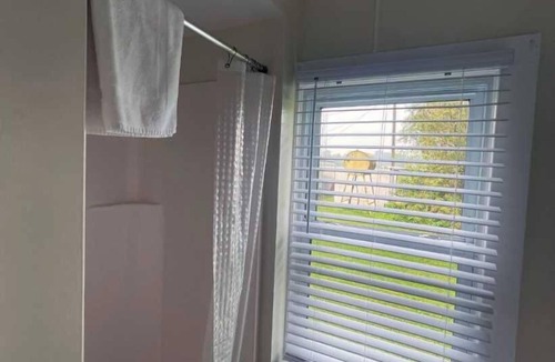 Huron House | Cabin #117 A tranquil 1 bedroom with AC and WiFi