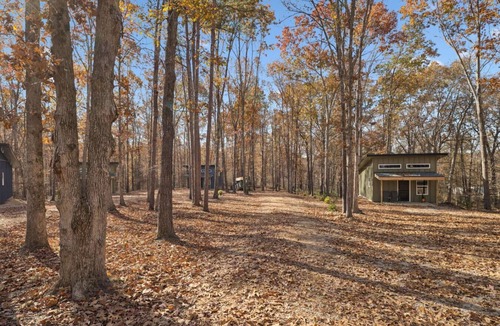 Lewis County Cabin | Cabins off the Trace: Cabin 7