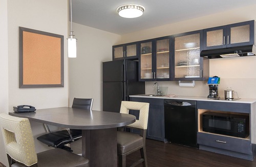 Bloomington Hotel | Candlewood Suites Bloomington by IHG