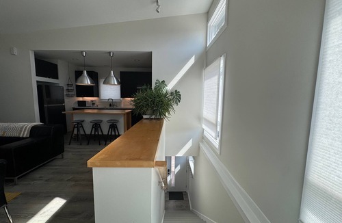 Kennedy King Apartment | Carrollton Collection: The Tree House - 2BR Guesthouse Near Downtown + Parking
