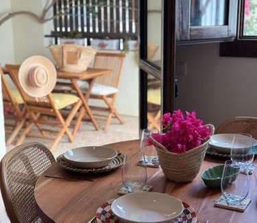 San Jose House | Casa Buganvilla con piscina en San José Sotillo