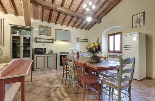 Pontassieve House | Casa Camomilla E: A characteristic and welcoming two-story independent house surrounded by meadows and by green hills, with Free WI-FI.
