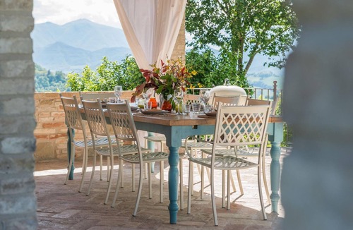 Fermignano Villa | Casa Emanuela - Private villa, 4 bedrooms, pool, A/C, wifi, pets, Marche