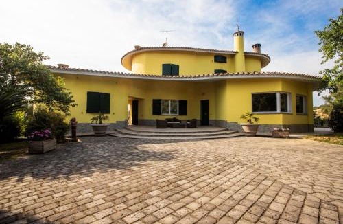 Polverigi Villa | Casa Roda - Villa con piscina nel verde Ancona