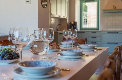 Mogliano Villa | Casale Vigneto - 3 bedrooms, pool, AC, wifi, pets, Marche