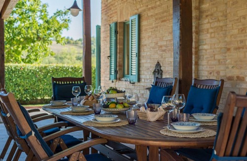 Mogliano Villa | Casale Vigneto - 3 bedrooms, pool, AC, wifi, pets, Marche