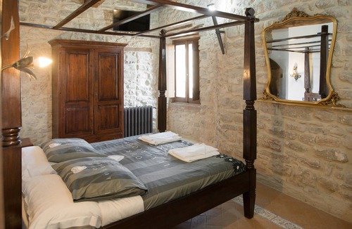Valfabbrica House | Castello di Giomici