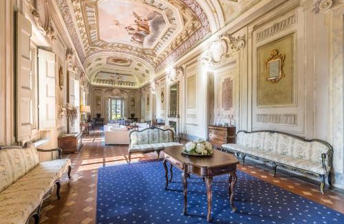 Montegufoni House | Castello di Montegufoni by PosarelliVillas