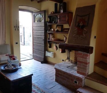 Monte Vibiano Vecchio Apartment | castello Montelagello
