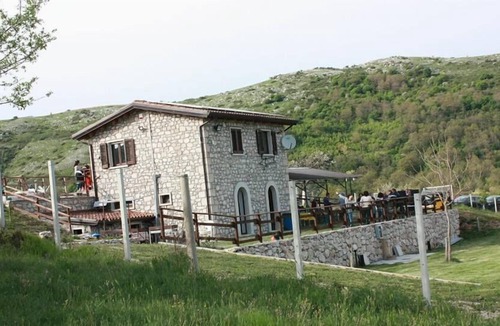 Cerreto Sannita RV Rental | Centro-Ippico La Lente Cavalieri