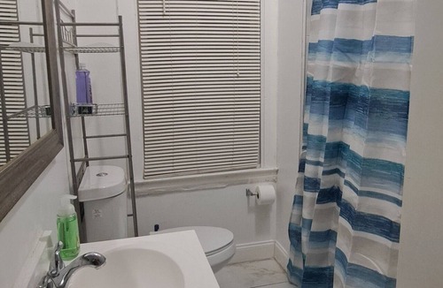 Downtown Baltimore Apartment | Charle's Village Cozy Studio,
