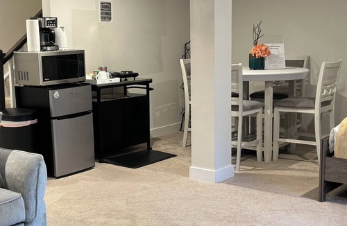 Churchville House | Charming 1-bedroom basement in enjoyable Aberdeen with WiFi, AC