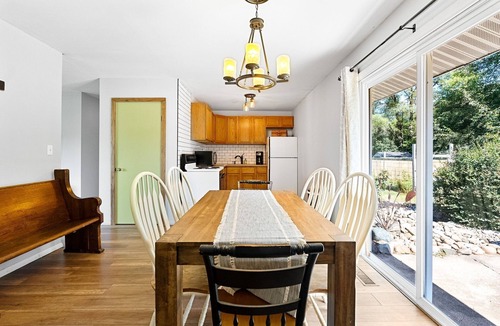 Warsaw Cottage | Charming 2-bedroom cottage with Central AC WiFi close to amazing downtown Warsaw