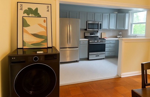 Drexel Hill House | Charming 2-bedroom house in Drexel Hill with laundromat ,parking& trolly station