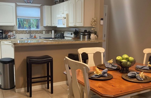 Duval House | Charming 2-bedroom house with AC, WiFi in awesome The Villages