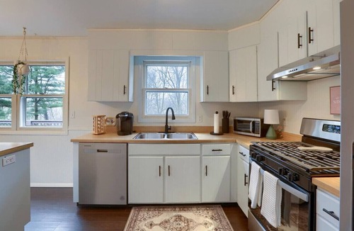 Quarryville House | Charming 3-Bed Single Level Cottage