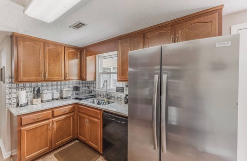 Madison House | Charming 3-bedroom house in peaceful Madison with WiFi, Pet-friendly